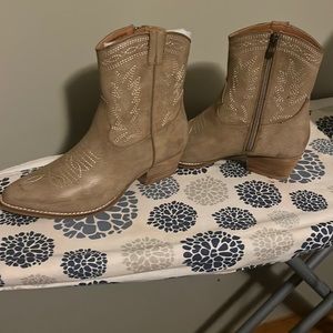 Beast fashion booties